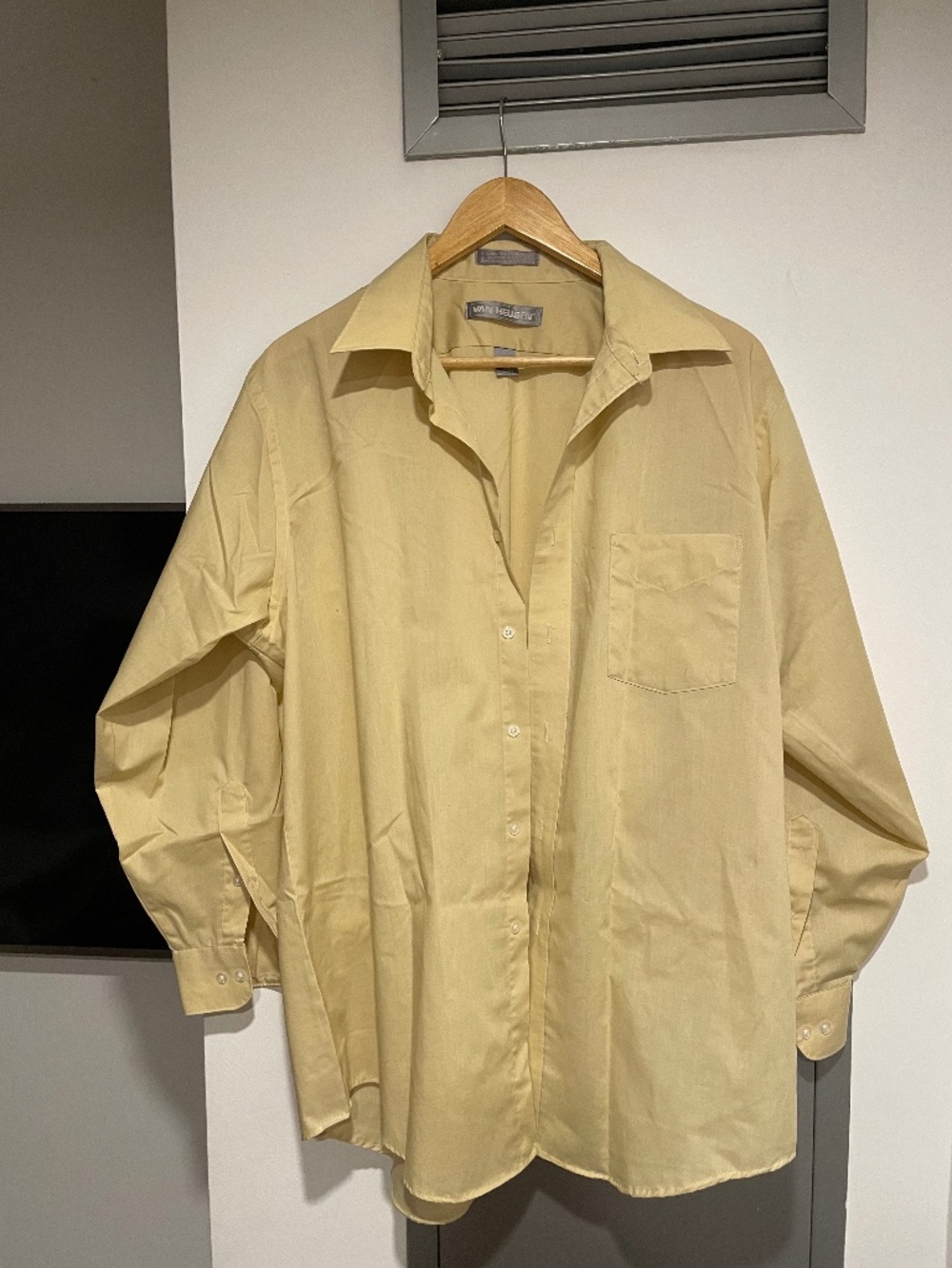 New Van Heusen shirt, size 16/5, or 32-33
